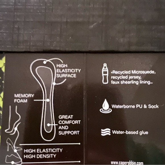 C- Cheetah floral print with ornate gold heel - Picture 7 of 7